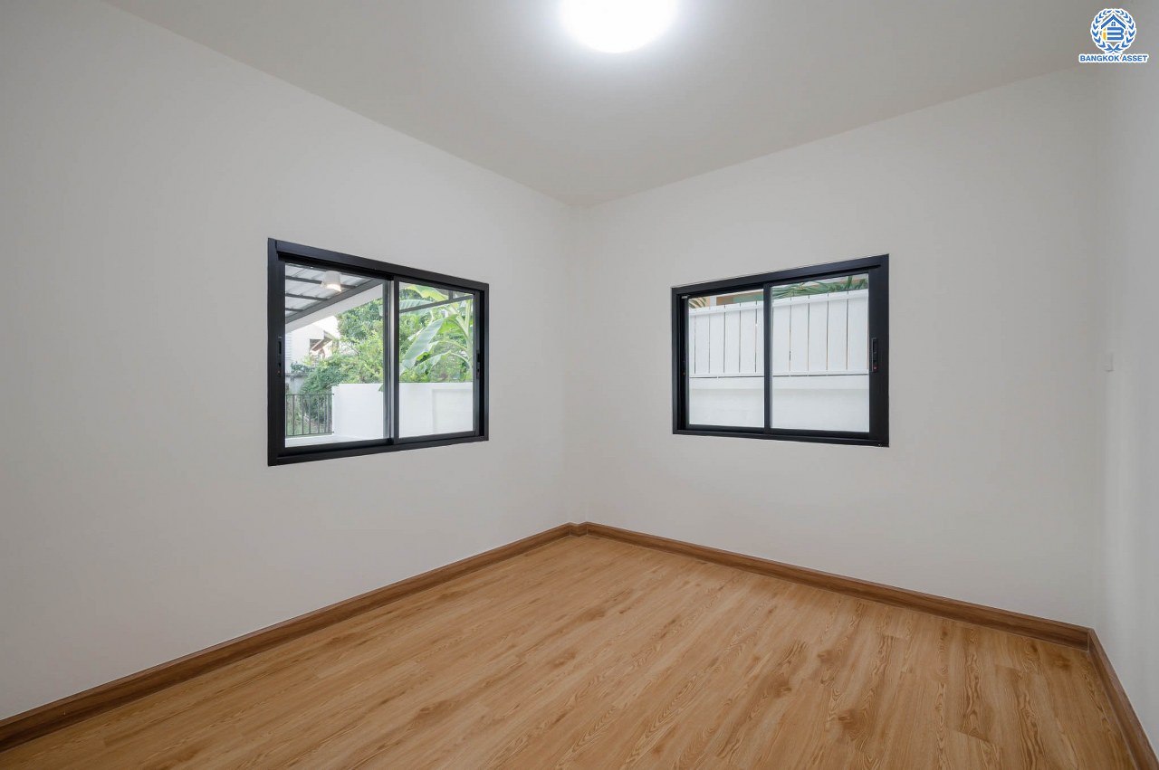 บ้านมือสองตกแต่งใหม่ โครงการ ลลิลอินเดอะพาร์ค บางใหญ่ บ้านเดี่ยว เนื้อที่ 54.60 ตร.ว. ฟังก์ชัน 3 ห้องนอน 2 ห้องน้ำ 1 ห้องอเนกประสงค์ 1 ที่จอดรถ บนทำเลเดินทางสะดวก ใกล้เซ็นทรัลเวสต์เกต ทางด่วน "กาญจนาภิเษก และรถไฟฟ้าสายสีม่วง "สถานีตลาดบางใหญ่"...